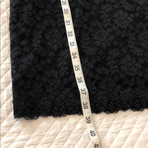 Open back lace body on dress - Picture 8 of 9